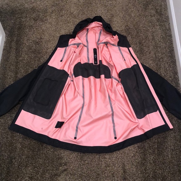 lululemon einn shell